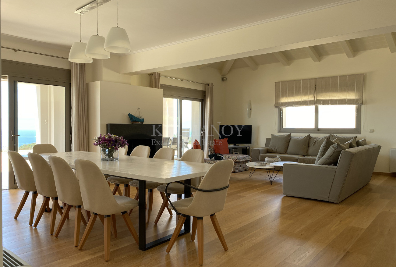 Villa Elements
