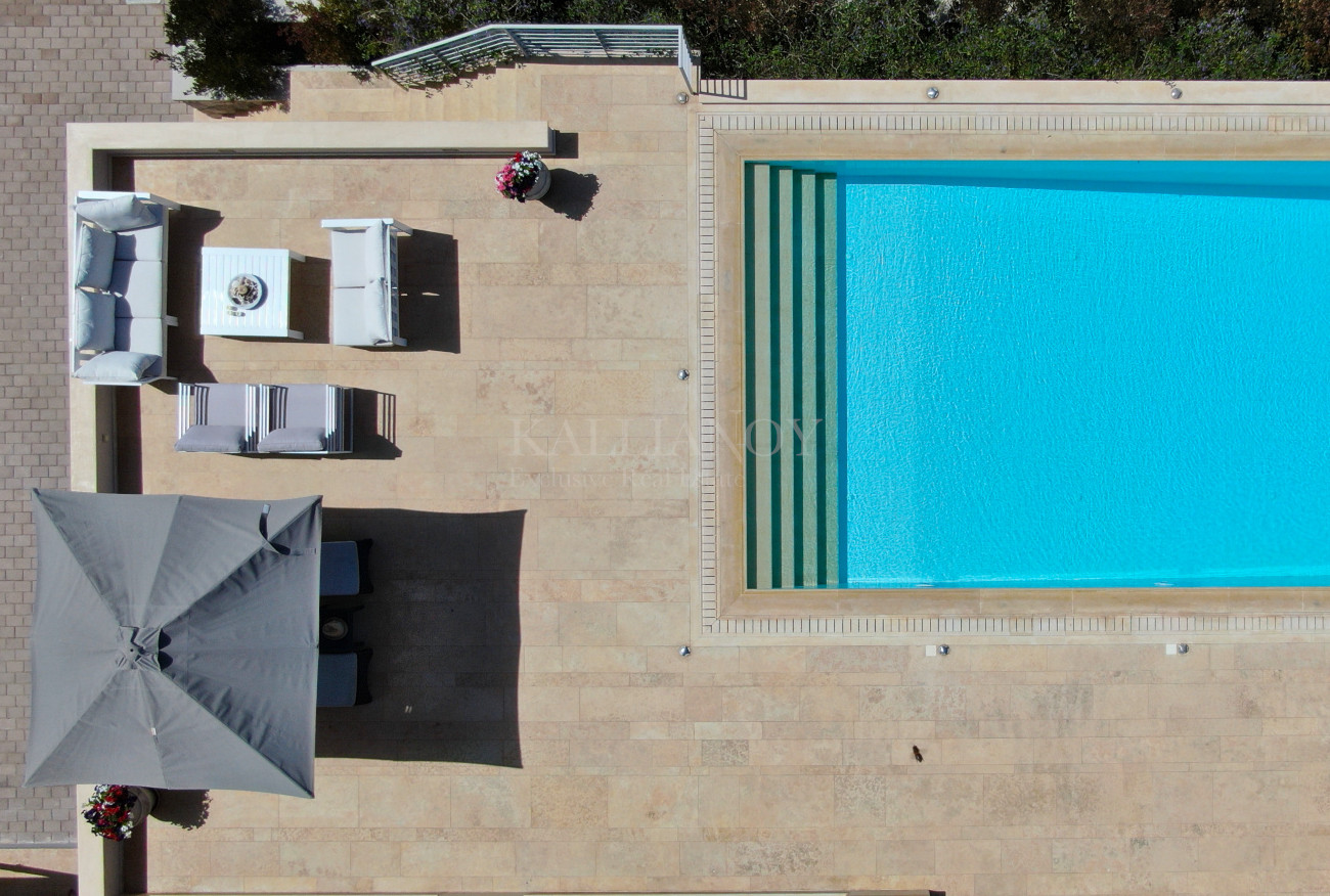 Villa Elements