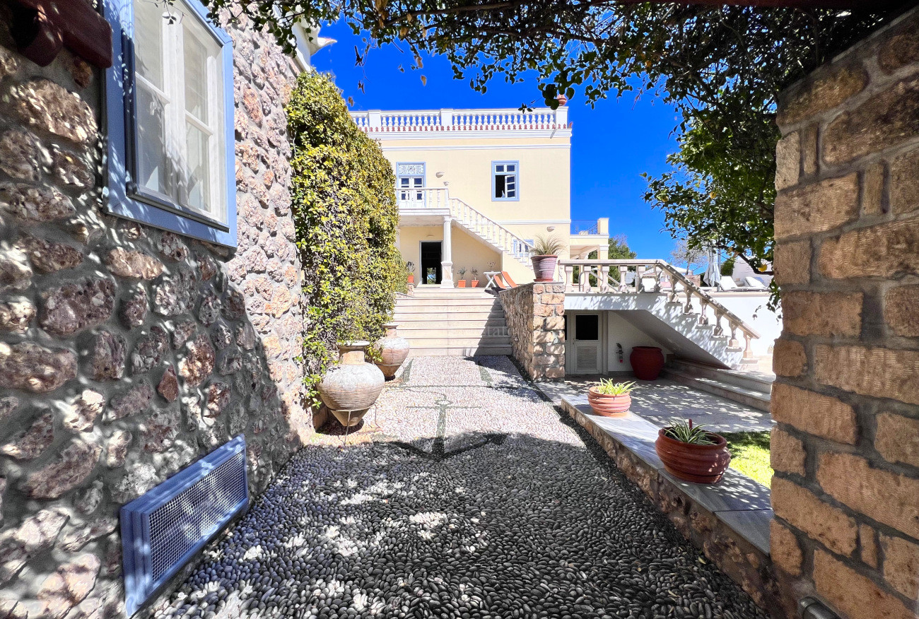 Villa Mansion